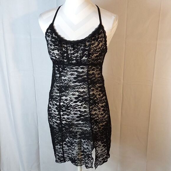 Black Lace Chemise  - Picture 7 of 7